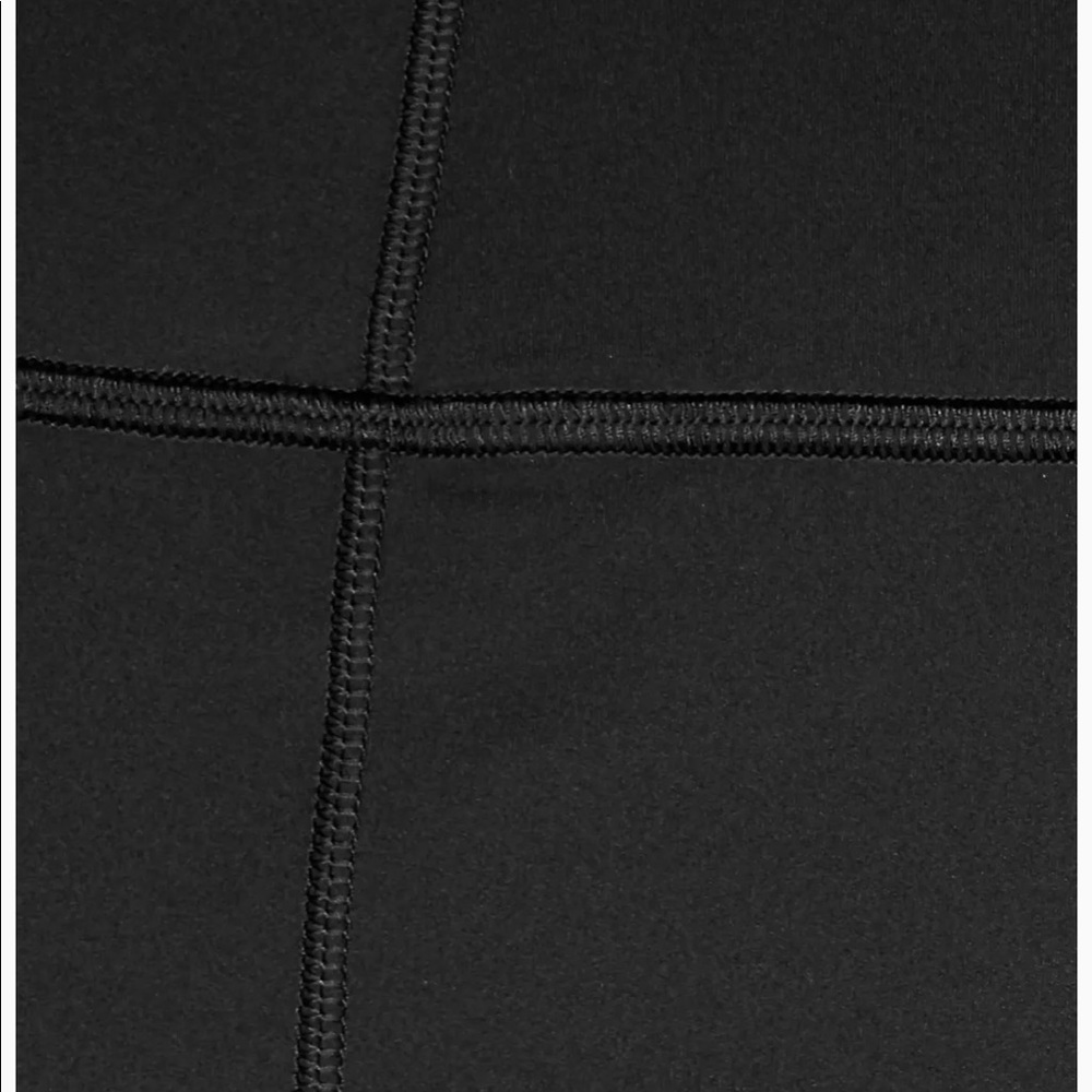 Lululemon Women’s Black Fast and Free High-Rise Short 6" (Non-Reflective) Size 6 - Picture 6 of 8